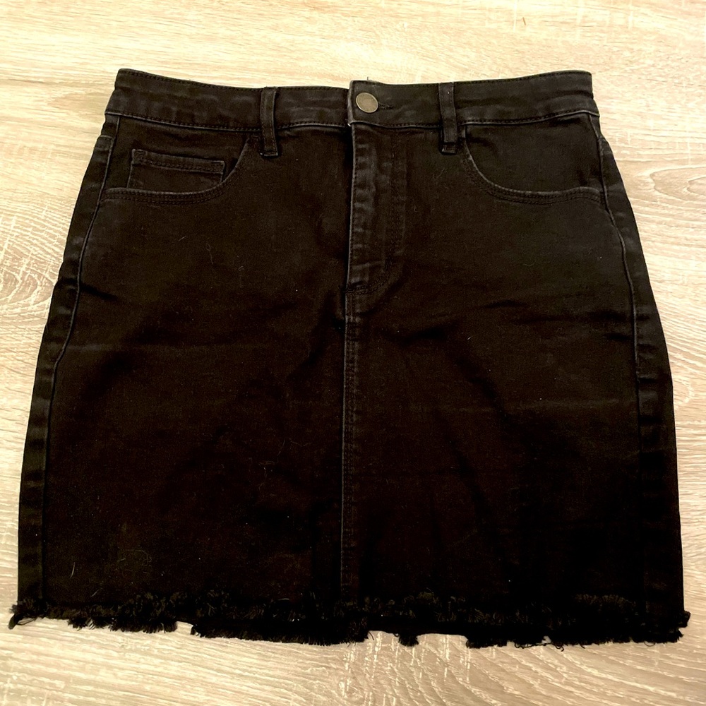 Garage Black Jean Distressed Skirt Size Medium